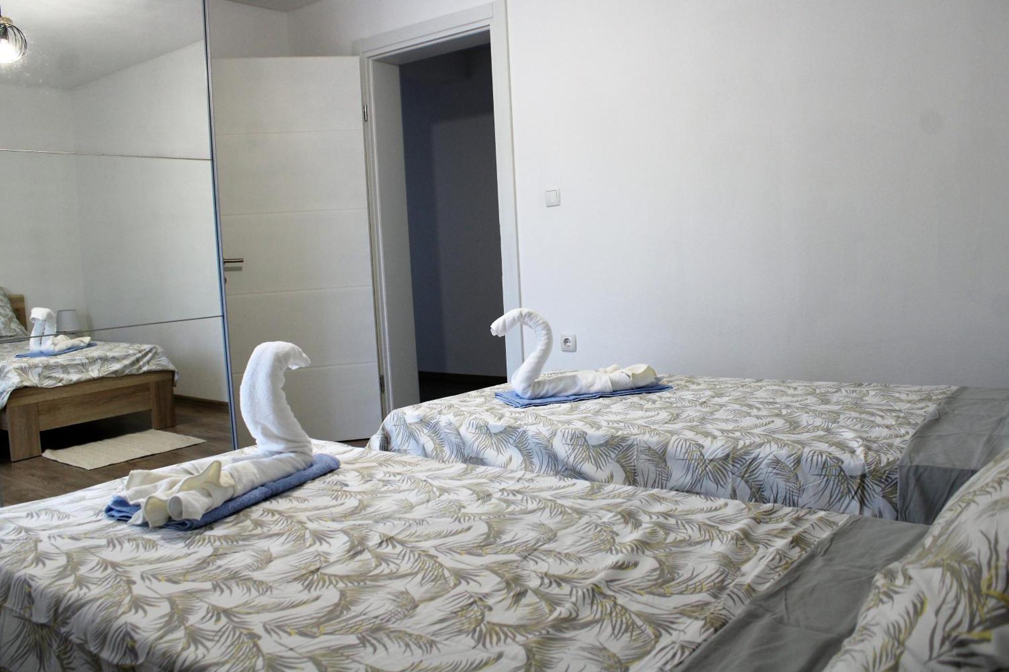 Apartman Swans โอโทชาส ภายนอก รูปภาพ