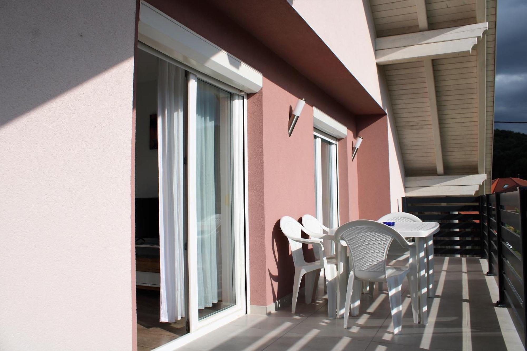 Apartman Swans โอโทชาส ภายนอก รูปภาพ